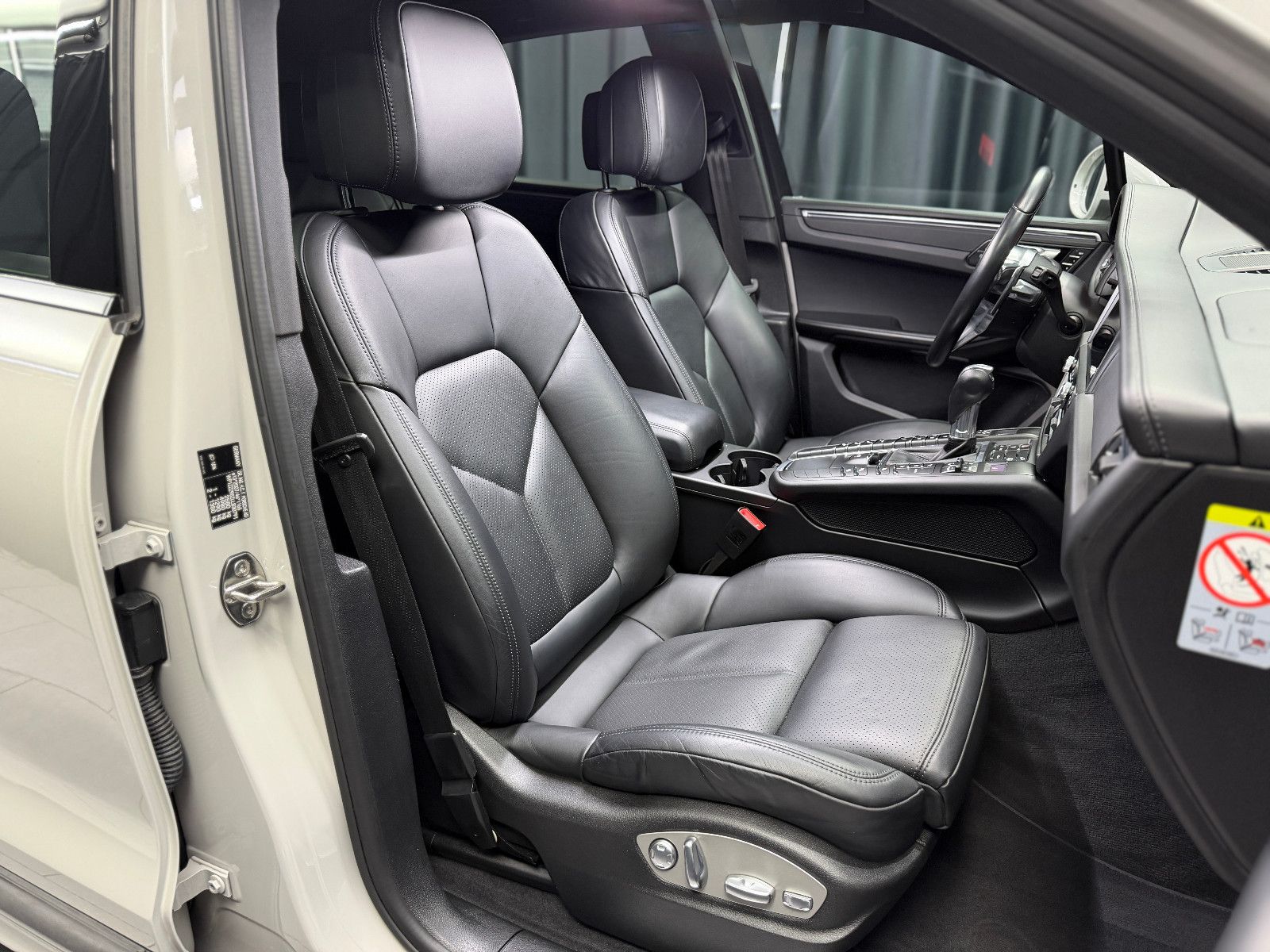 Fahrzeugabbildung Porsche Porsche Macan S |360°|AHK|Dt.-FAHRZEUG