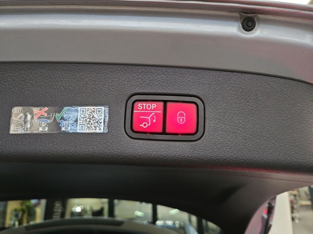 Fahrzeugabbildung Mercedes-Benz GLC 300 d 4M AMG AHK Airmatic Pano Massage SDHZ