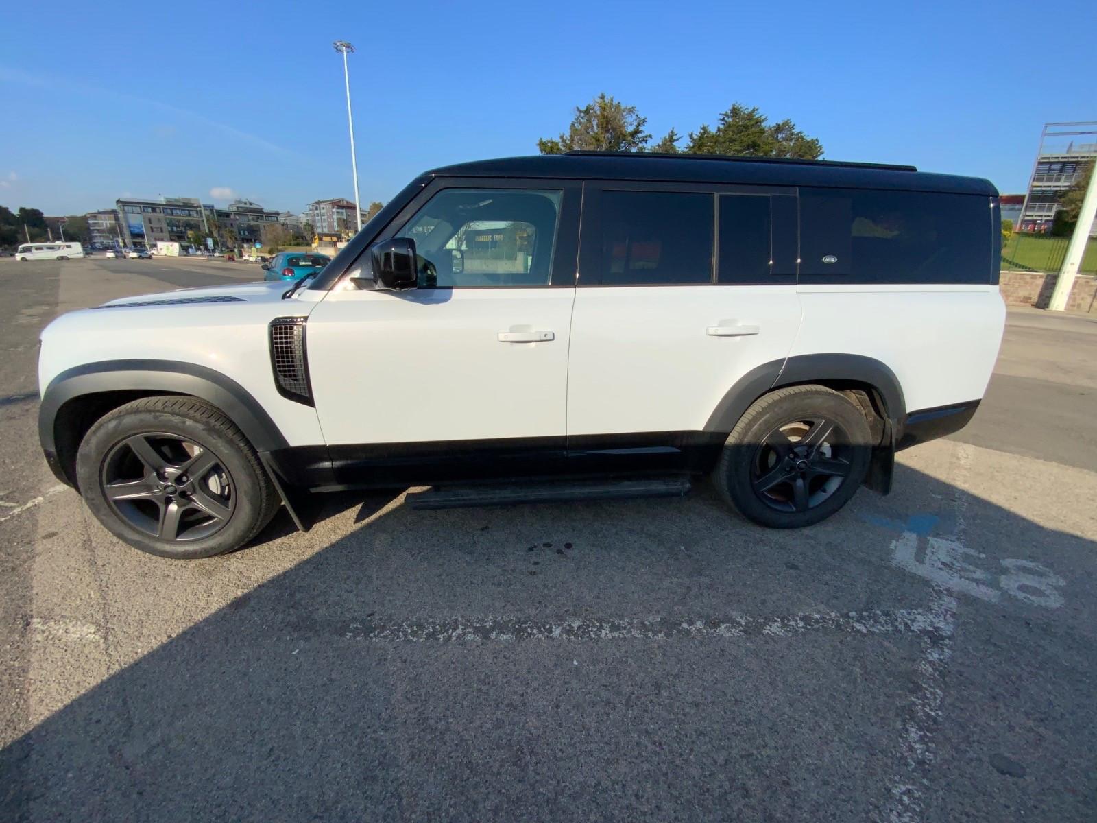 Land Rover Defender 130 X-Dynamic SE*8sitze*Pano*Matrix*AHK