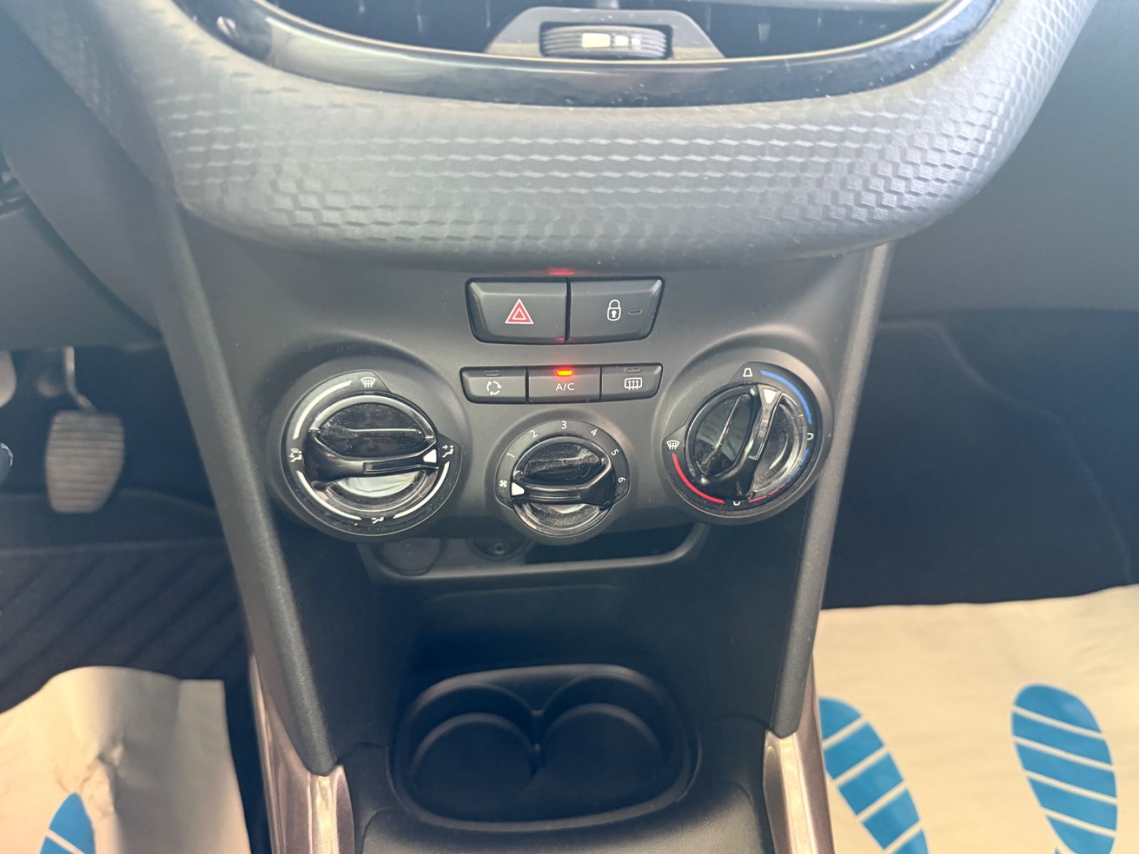 Fahrzeugabbildung Peugeot 2008 Active