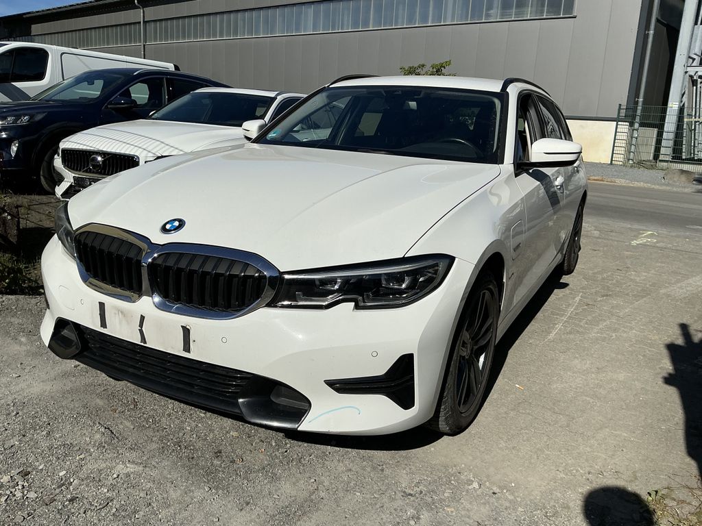 Image of BMW 330