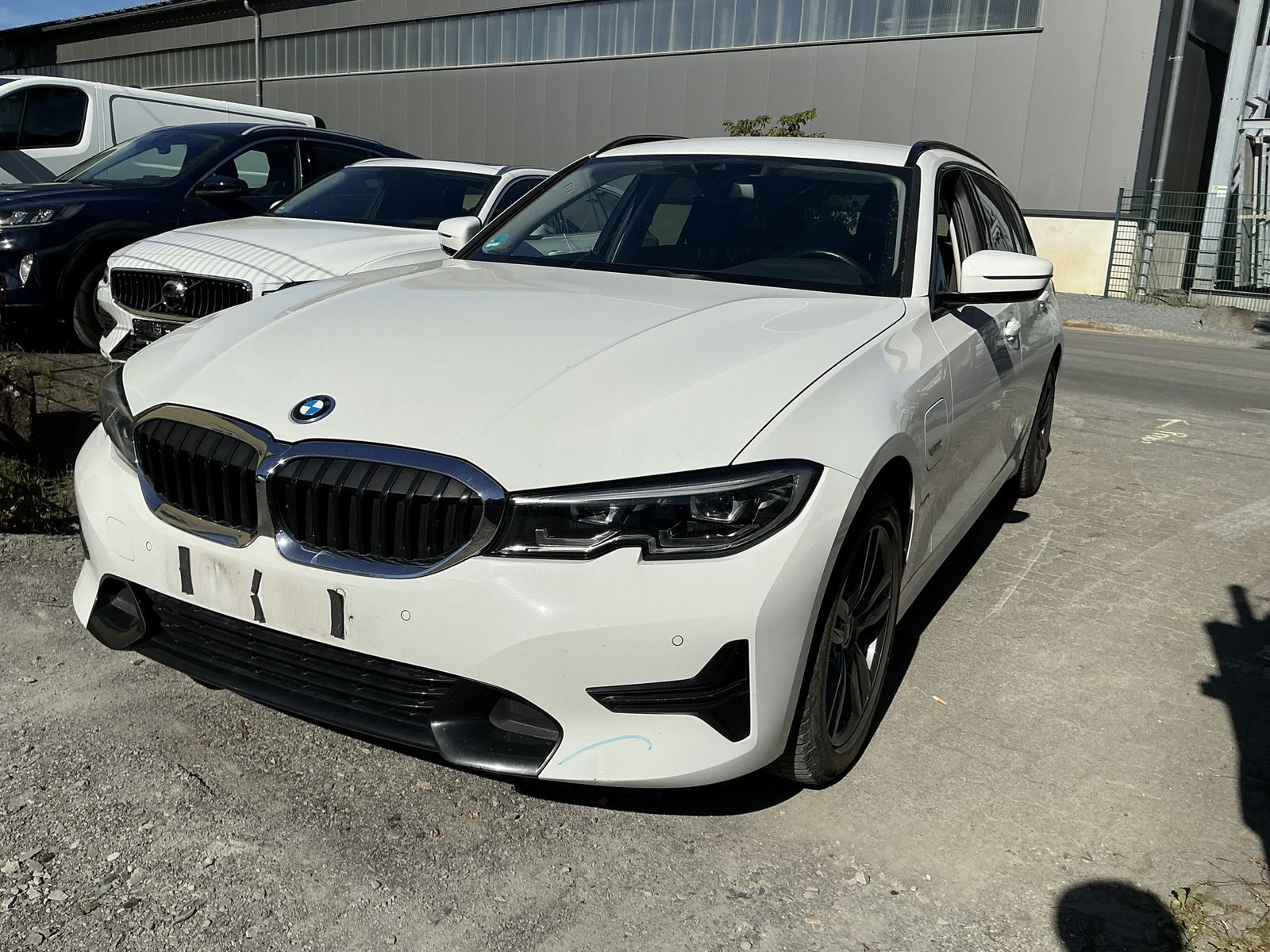 BMW 330 e Sport-Line Leder Ambiente Navi AHK LED SHZ