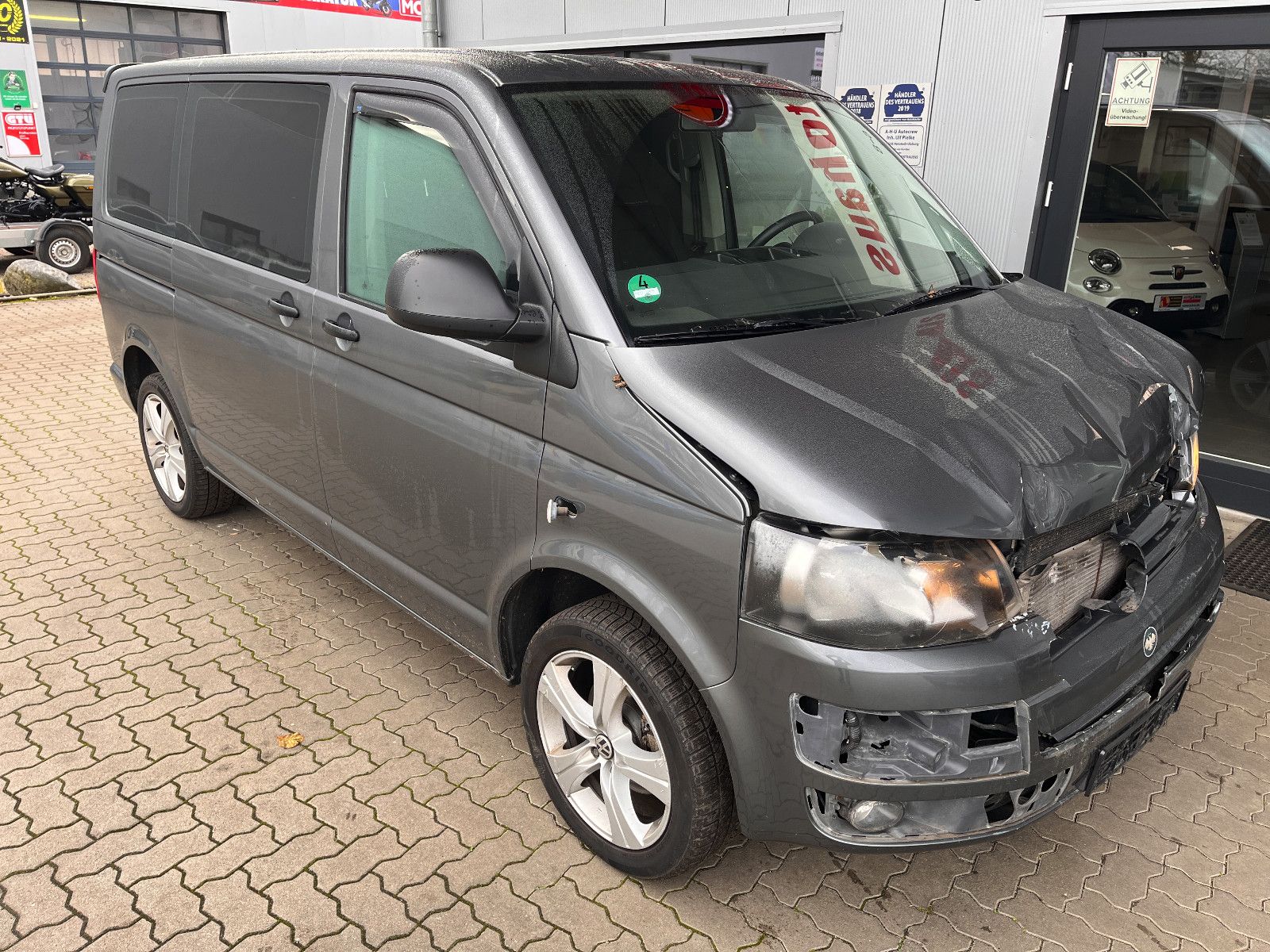 Fahrzeugabbildung Volkswagen T5 Transporter Bus Caravelle Trendline 2.0 TDI