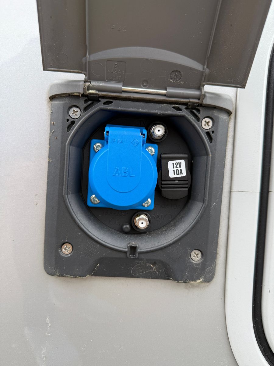 Fahrzeugabbildung HYMER / ERIBA / HYMERCAR Touring 530 - 1.Hand - Vollausstattung!
