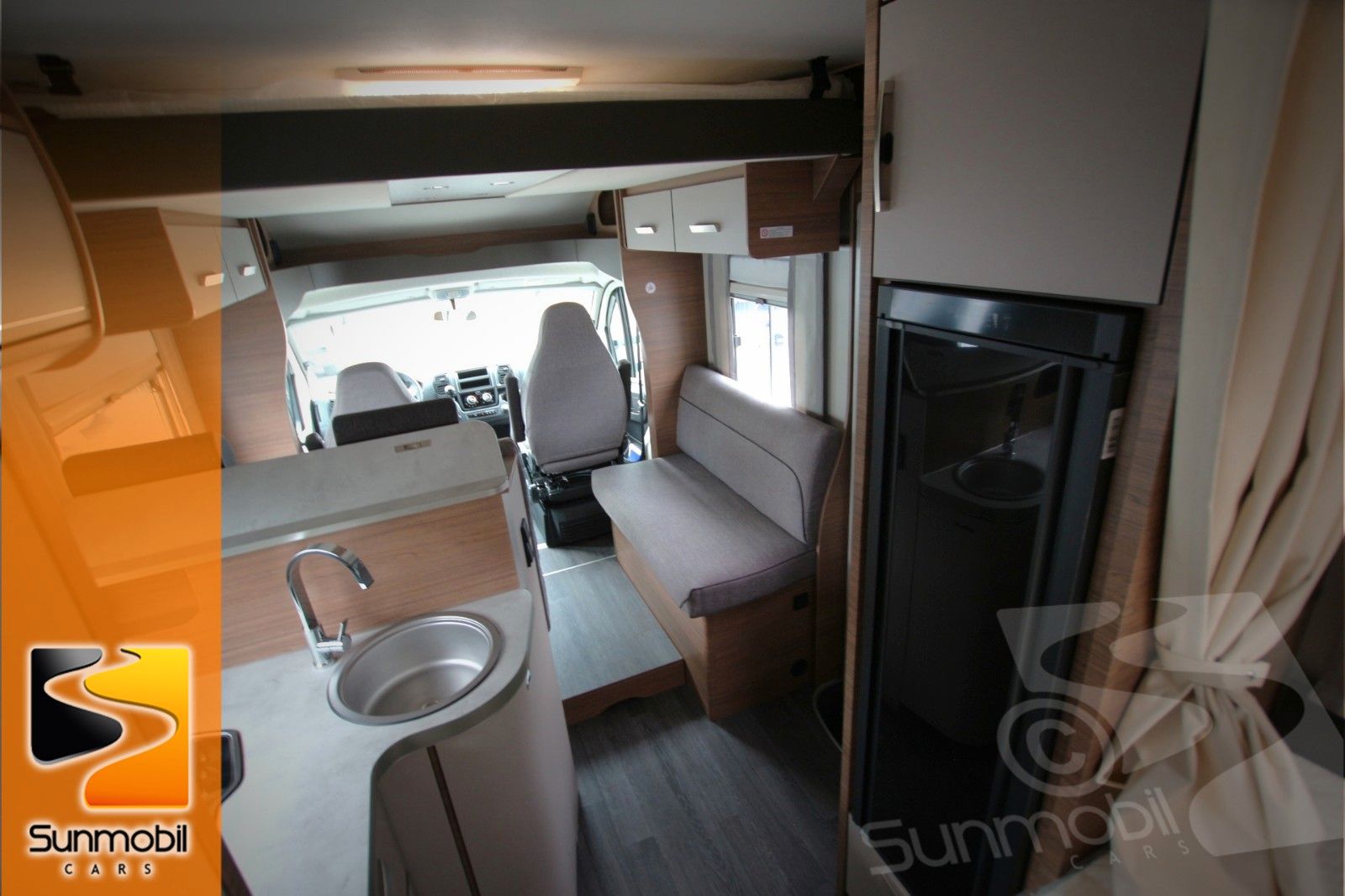 Fahrzeugabbildung Knaus Live Wave 650 MF Automatik 180 PS LP.97.994,00€