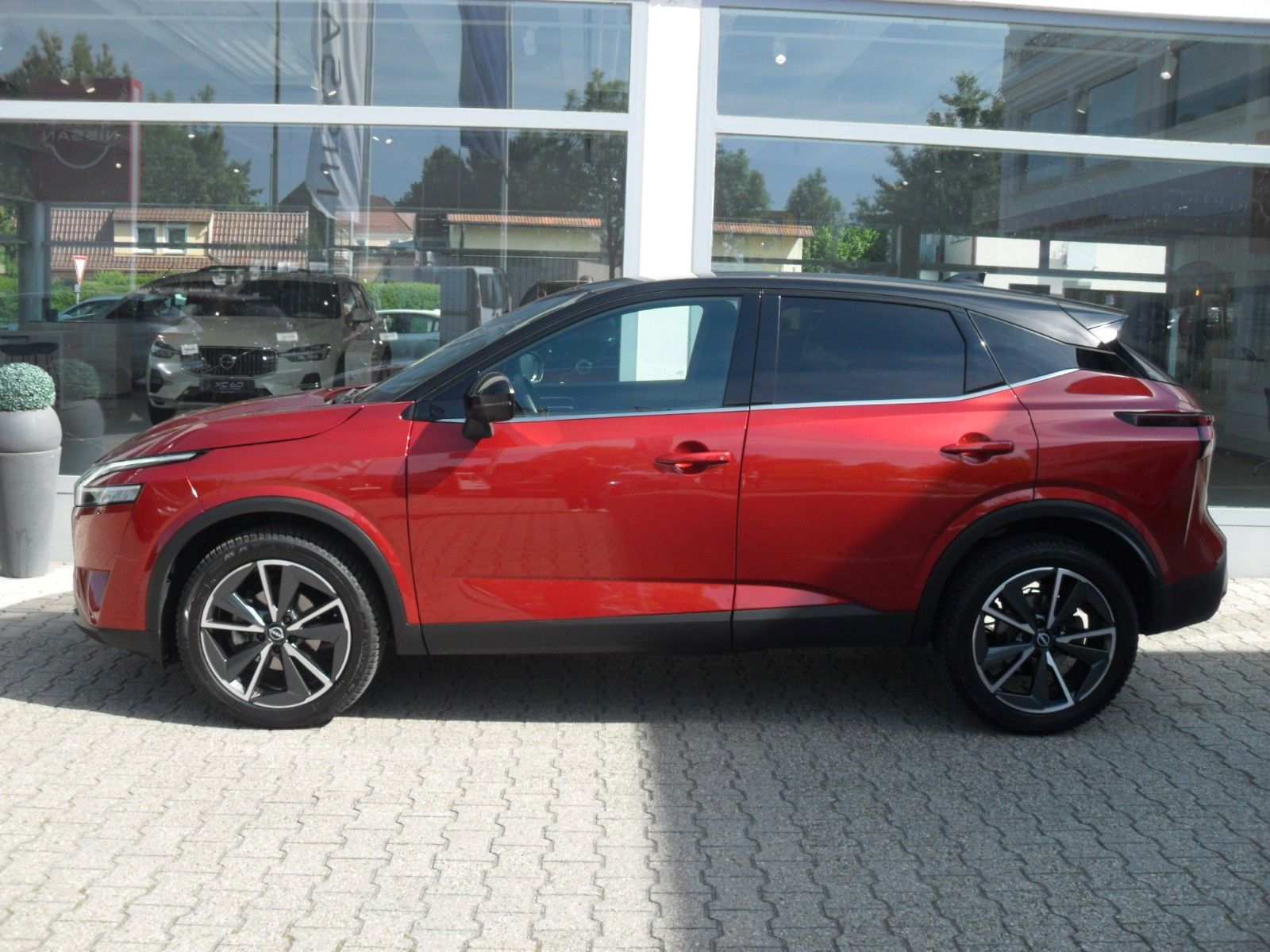 Fahrzeugabbildung Nissan Qashqai 1,3  Tekna | HeadUp | Teilleder | 360°