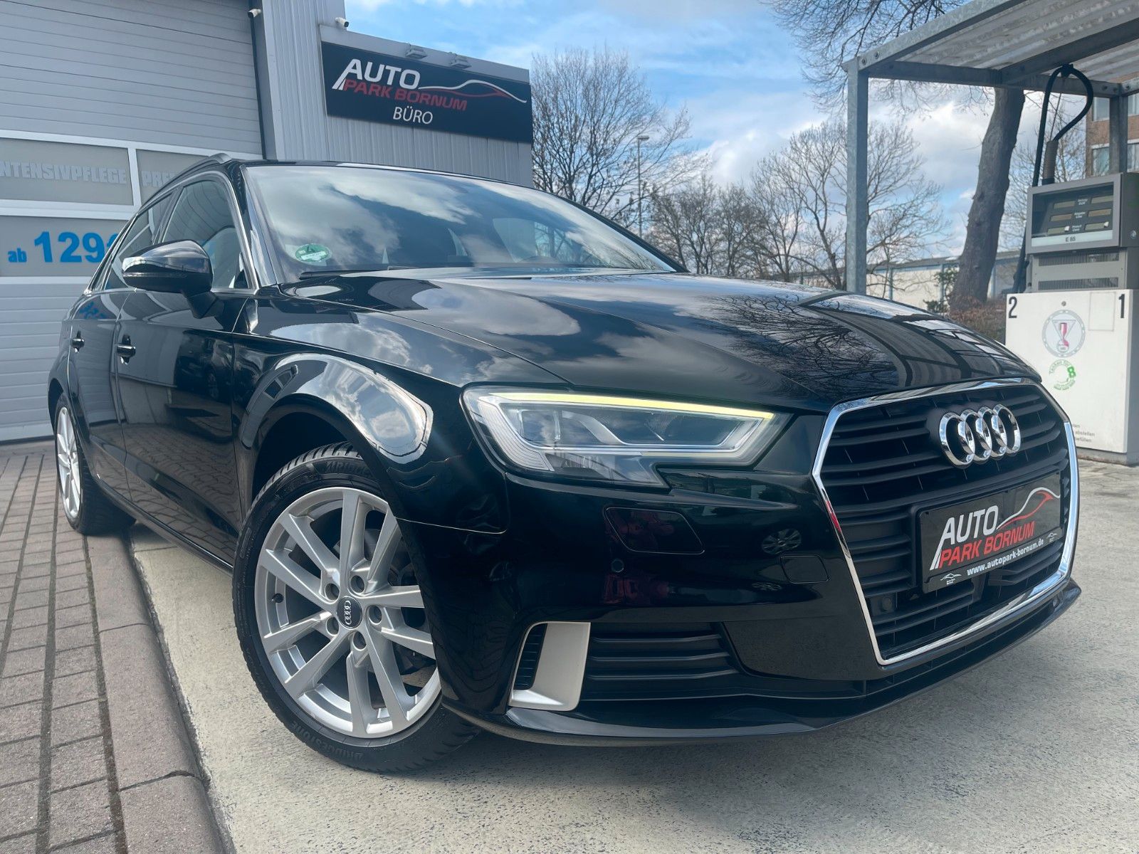 AUDI A3 Sportback 30 TFSI sport/LED/AHK/NAVI/TÜV NEU