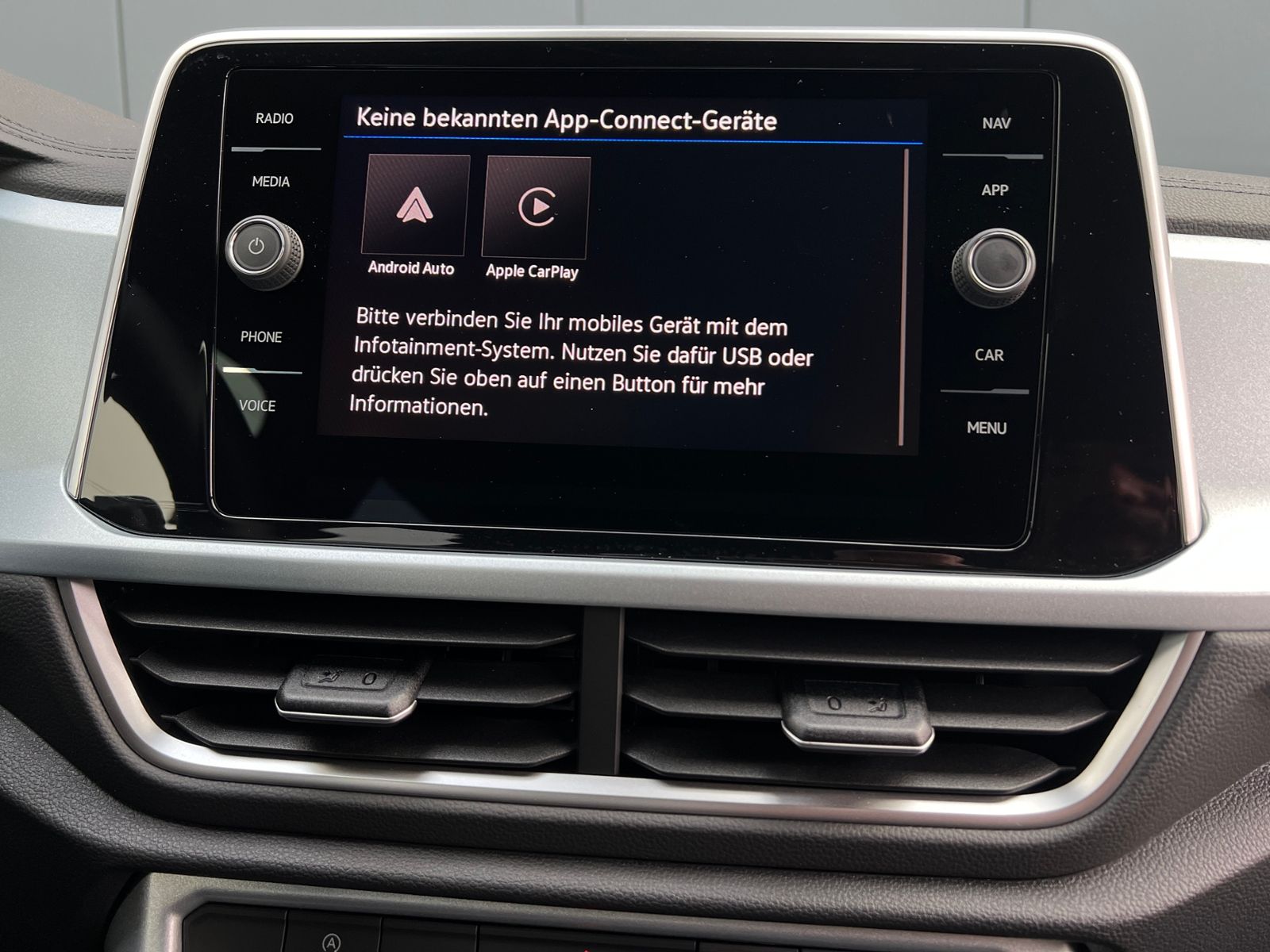 Fahrzeugabbildung Volkswagen T-Roc GOAL 1.0 TSI *Plus-Paket, LED, ACC, Navi,