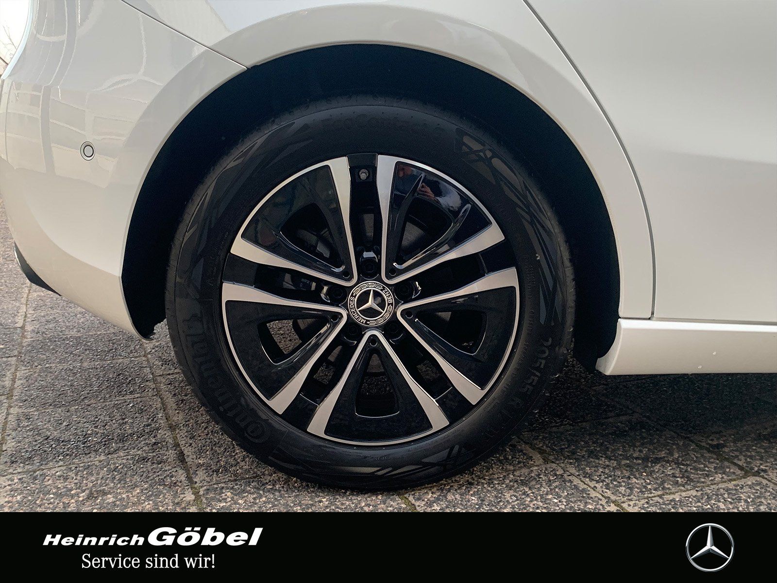 Fahrzeugabbildung Mercedes-Benz A 180 PROGRESSIVE*APPLECAR-PLAY*LED*WINTER-PAKET