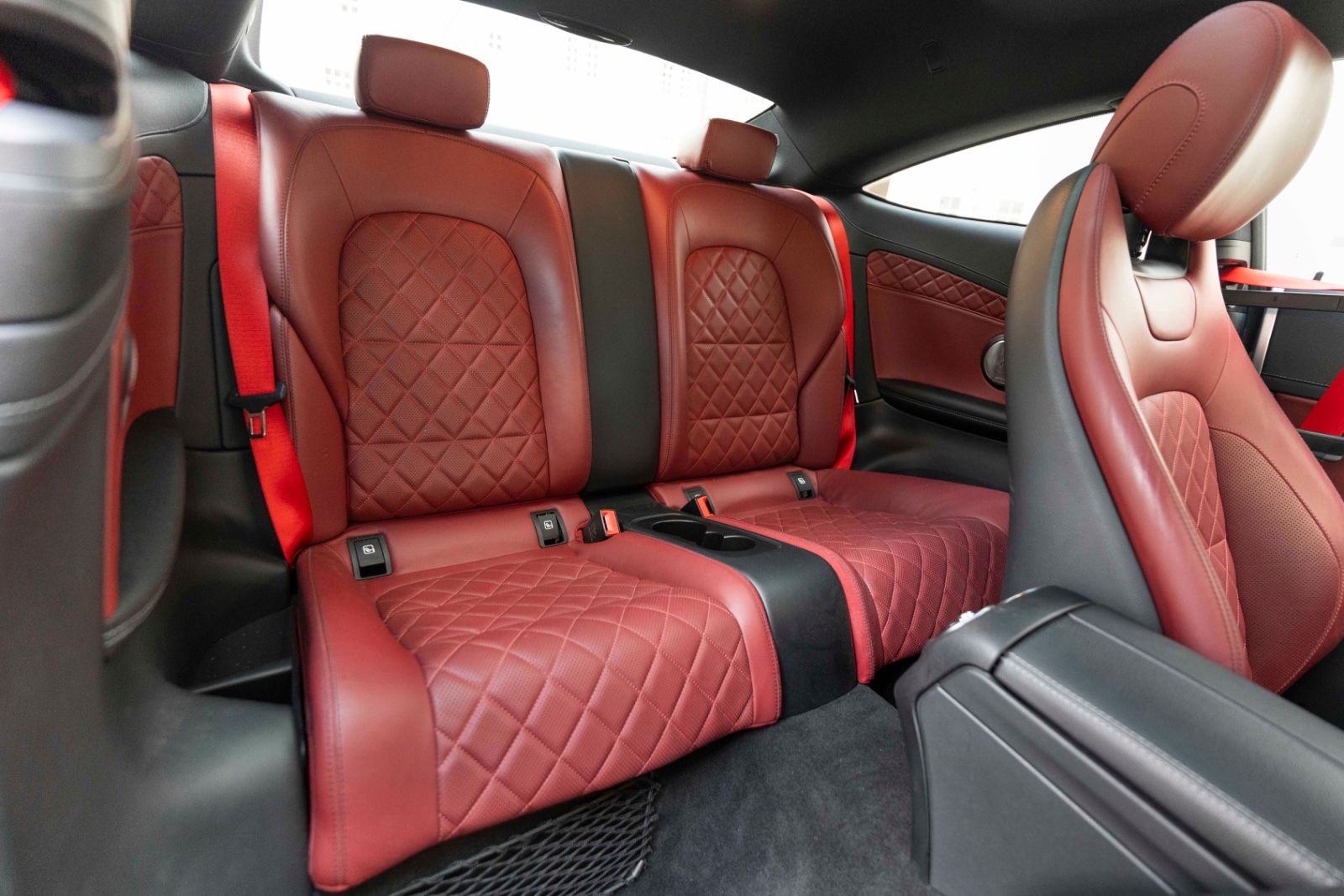 Fahrzeugabbildung Mercedes-Benz C 220d Coupe AMG BURMESTER 360° CARPLAY LED