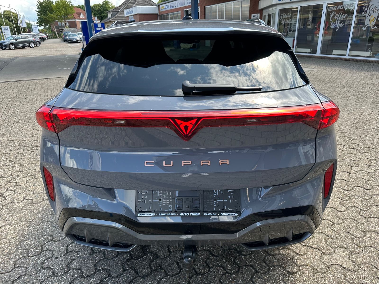 Fahrzeugabbildung CUPRA Terramar 1.5 eTSI DSG AHK/Navi/LED/ACC/18"