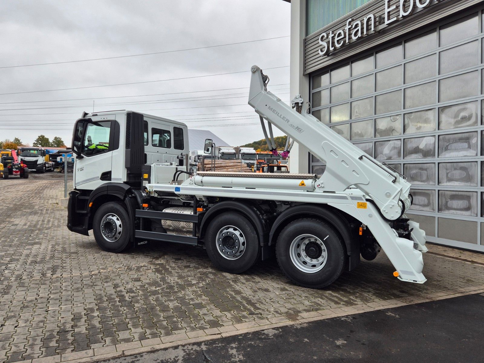 Fahrzeugabbildung Iveco AD260S40X/P Meiller AK16. T Funk AHK