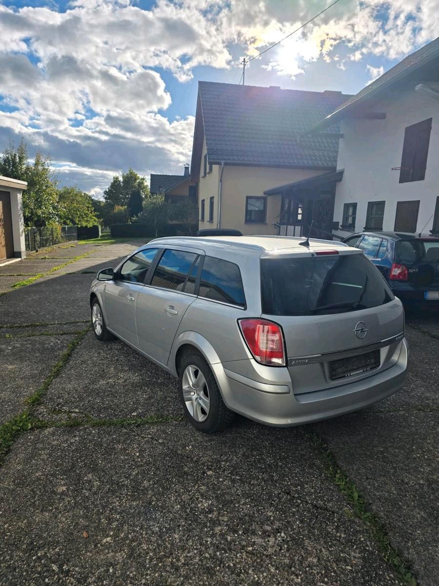 Opel Astra 2009 — engine 110 HP (81kW)