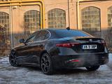 Alfa Romeo Giulia 2.0 Turbo Q2  - Alfa Romeo Giulia: Automatik