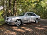 Mercedes-Benz Mercedes E. Klasse. W210. 2,6L - Mercedes-Benz: W 210
