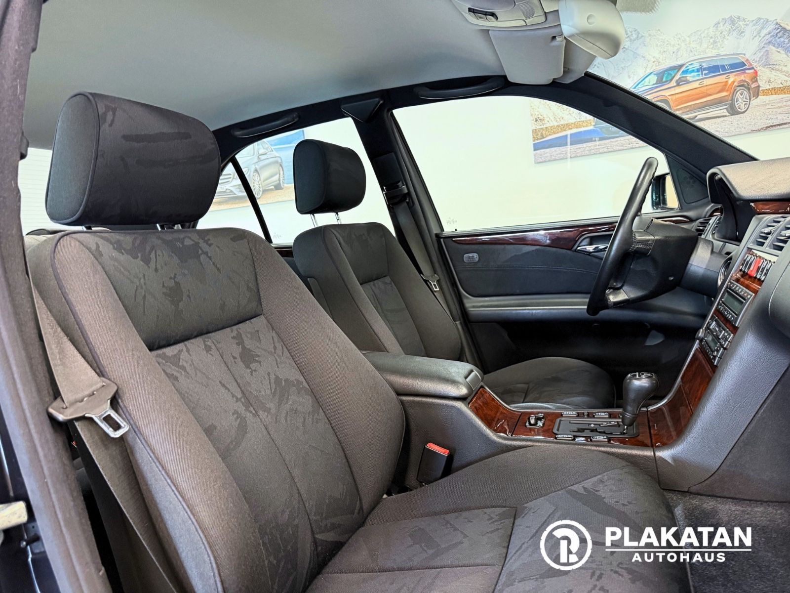 Fahrzeugabbildung Mercedes-Benz E 240 Xenon Automatik Klima V6 MB-Service