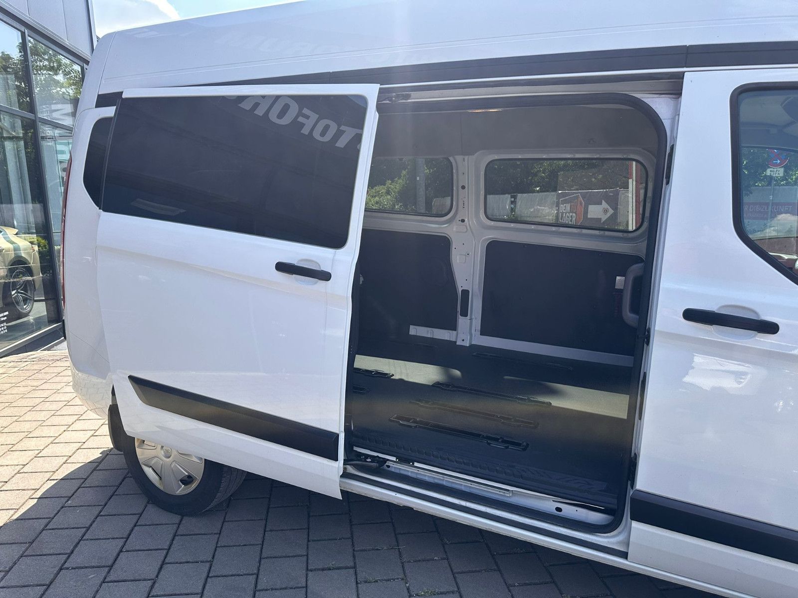 Fahrzeugabbildung Ford Ford Transit Custom 320 L2H2 Trend*TEMPO*SH*AHK*