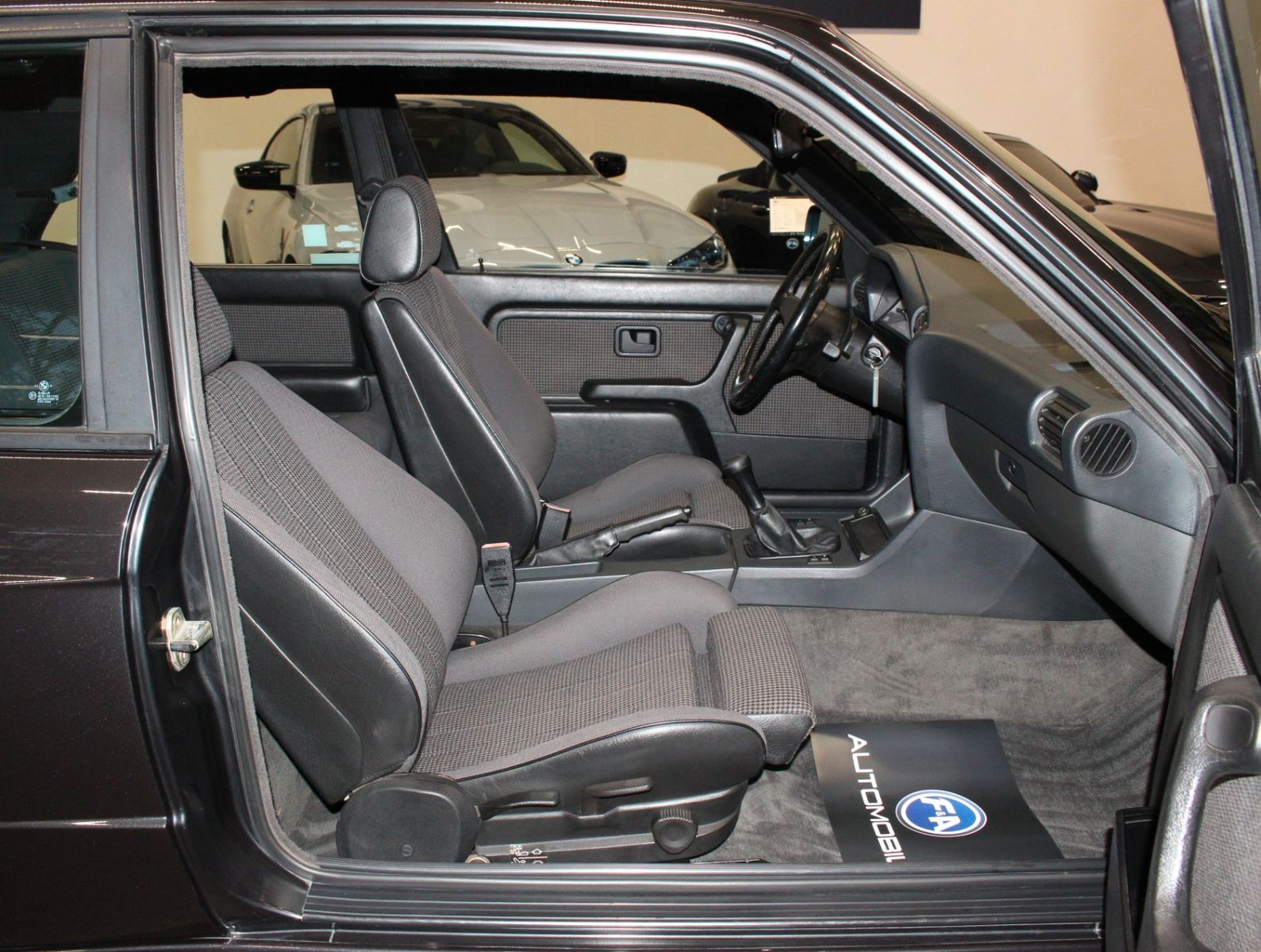 Fahrzeugabbildung BMW M3 2.3 S14 Carbon-Airbox+H-Kennz.+16" BBS