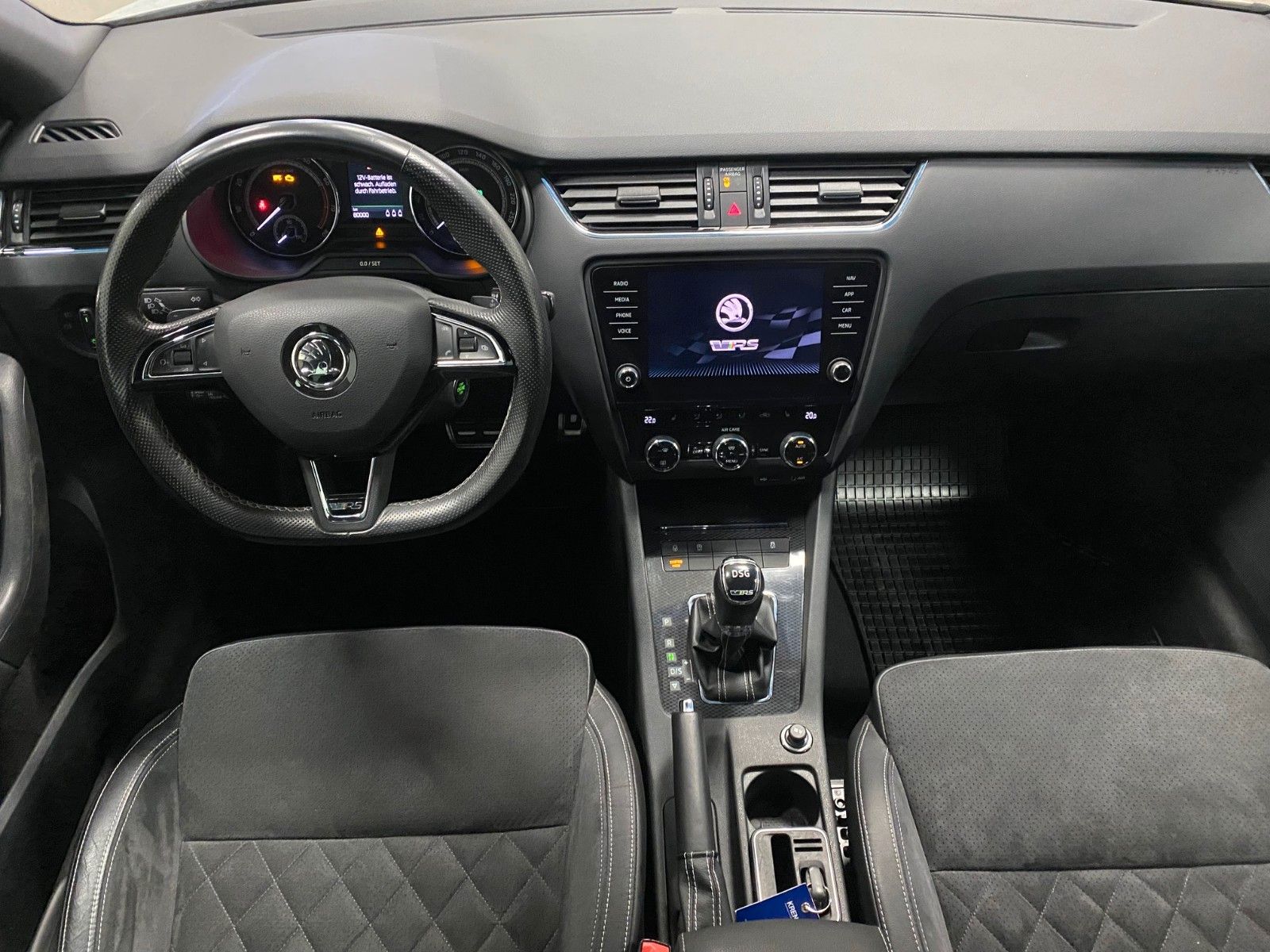 Fahrzeugabbildung SKODA Octavia 2.0 TSI DSG RS Combi+PANORAMA+19"+NAVI++