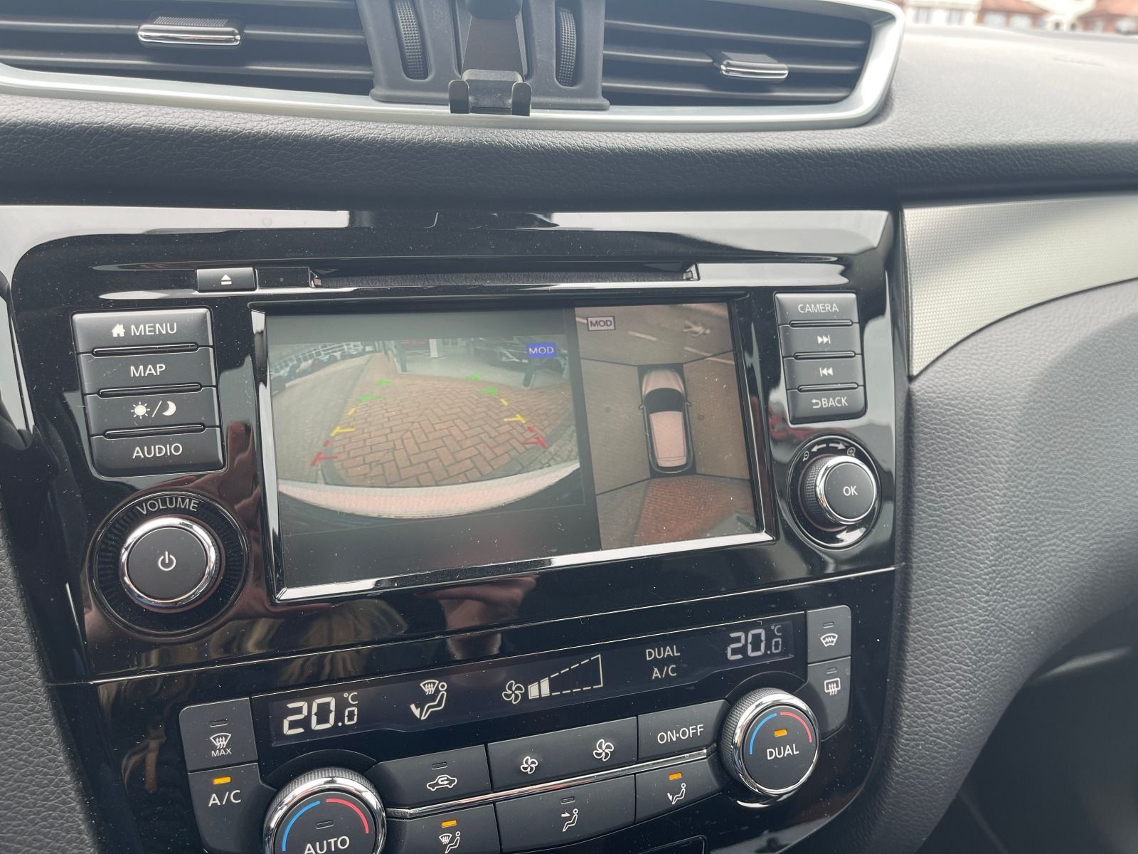 Fahrzeugabbildung Nissan Qashqai 1.3 DiG-T N-Motion AHK/360° Kamera/LED