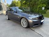 BMW E90 330i - BMW 330 aus 2005: 330i