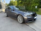 BMW E90 330i - BMW 330 aus 2005: 330i