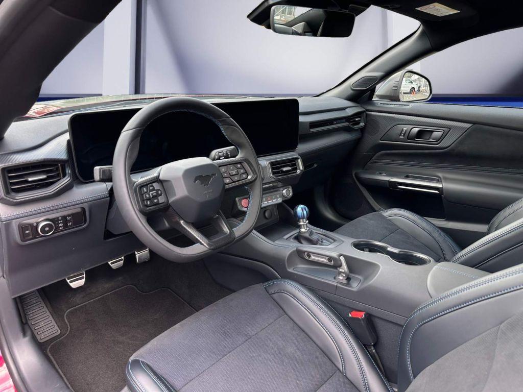 Ford Mustang Fastback Dark Horse 5.0 V8
