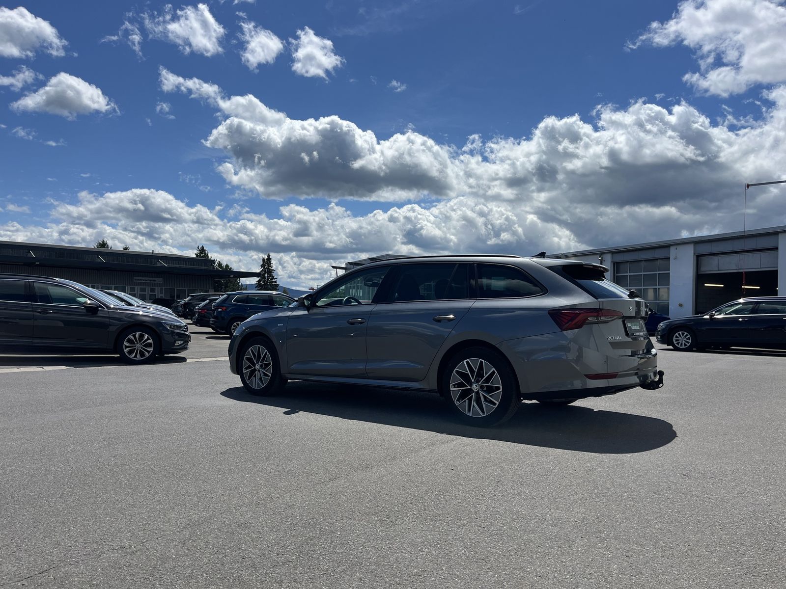 Skoda Octavia Combi 2.0 TDI 4x4 DSG Blackline m.2 foto 10