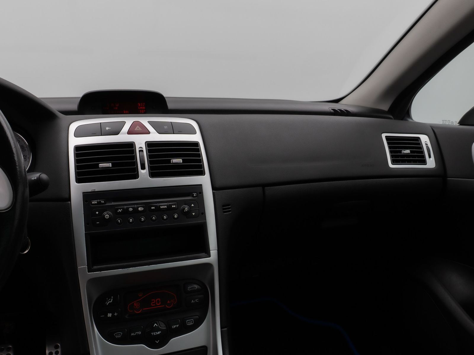 Fahrzeugabbildung Peugeot 307 CC Tendance 135 Sitzhzg PDC Klimaaut. Sport