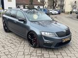 Skoda Octavia Combi RS DSG-AUTOMATIK+LEDER+XENON+NAVI - Skoda Octavia: Allradantrieb