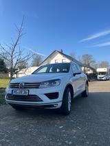 Volkswagen Touareg 3.6 V6 Modellpflege + 20 Zoll Cayenne - Volkswagen Touareg mit Benzin-Antrieb: Geländewagen, 3.2