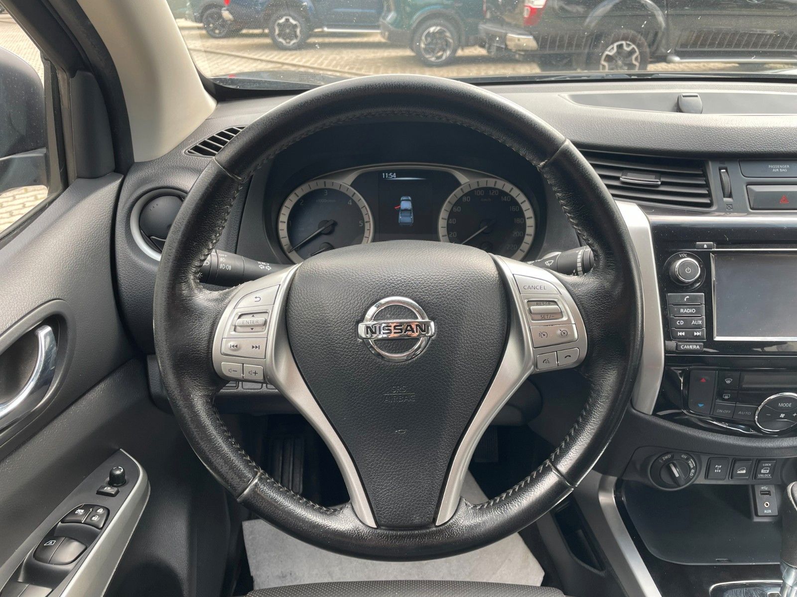 Fahrzeugabbildung Nissan Navara NP300 Tekna Double Cab 4x4