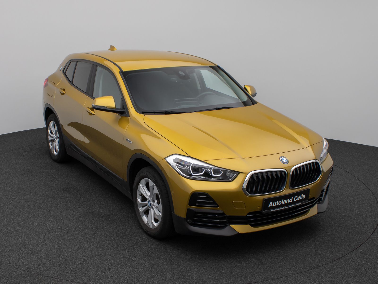 Fahrzeugabbildung BMW X2 xD25e Kamera HUD DAB Navi+ Alarm Sport LED
