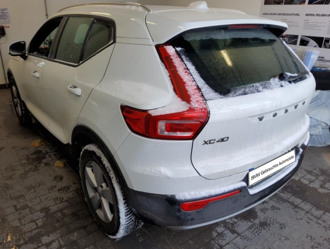 Fahrzeugabbildung Volvo XC40 D4 Momentum Pro AWD 4x4 LEDER ANHZV PRO-PAK