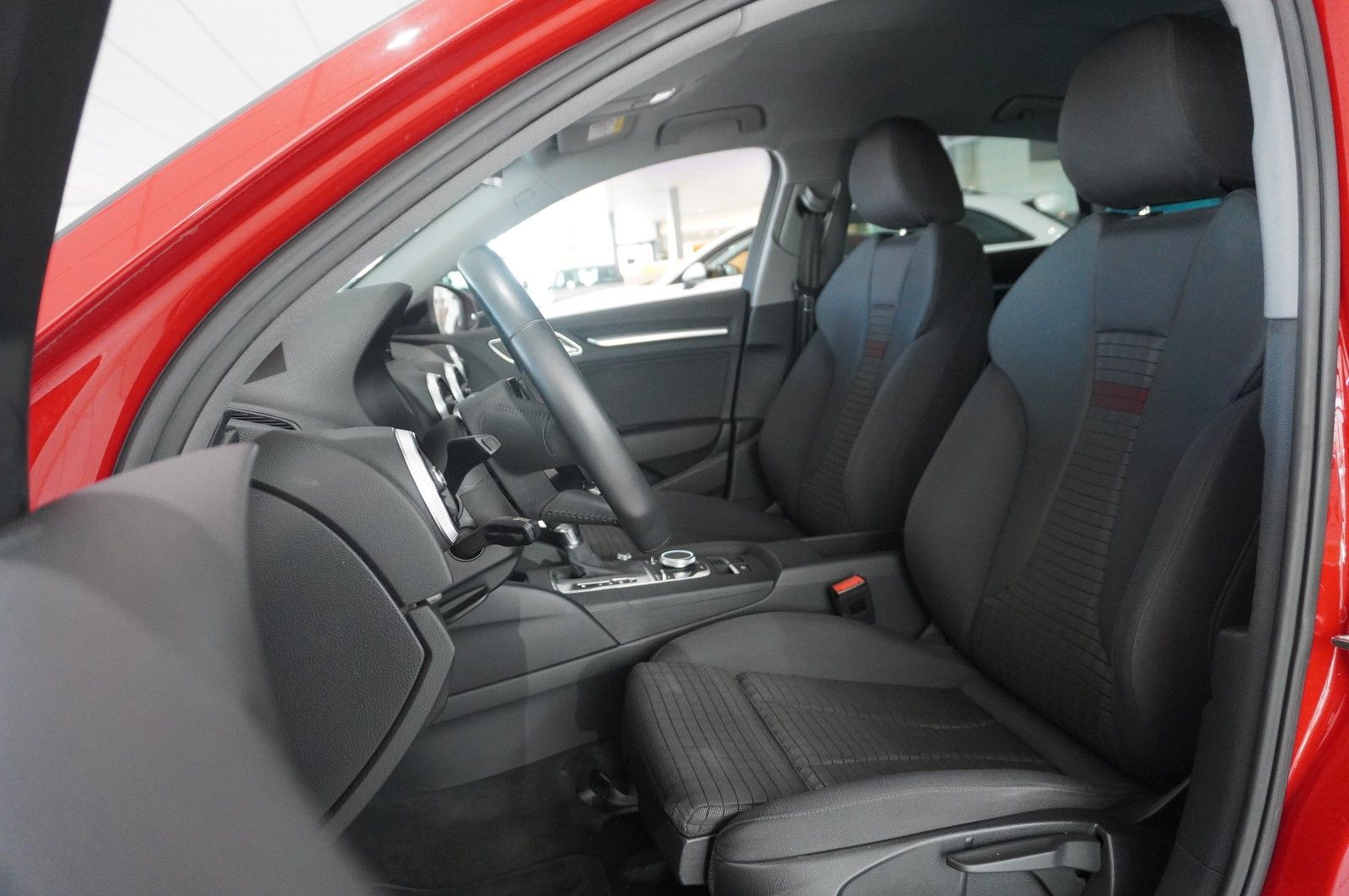 Fahrzeugabbildung Audi A3 LIM. 35 TDI S-TRONIC SPORT NAVI/SH/KAMERA/AHK