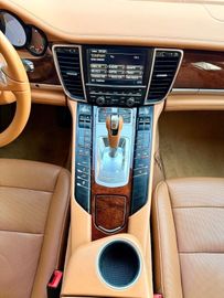 Porsche Panamera - 12