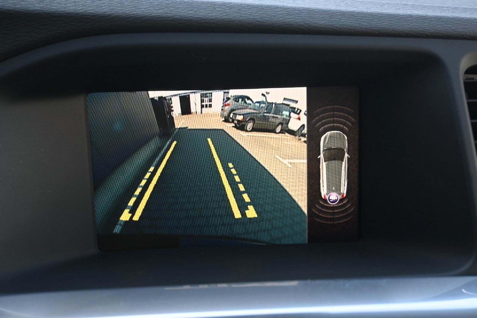 Fahrzeugabbildung Volvo V60 D4 Autom. Summum*NAVI*STDHZG*RFK*