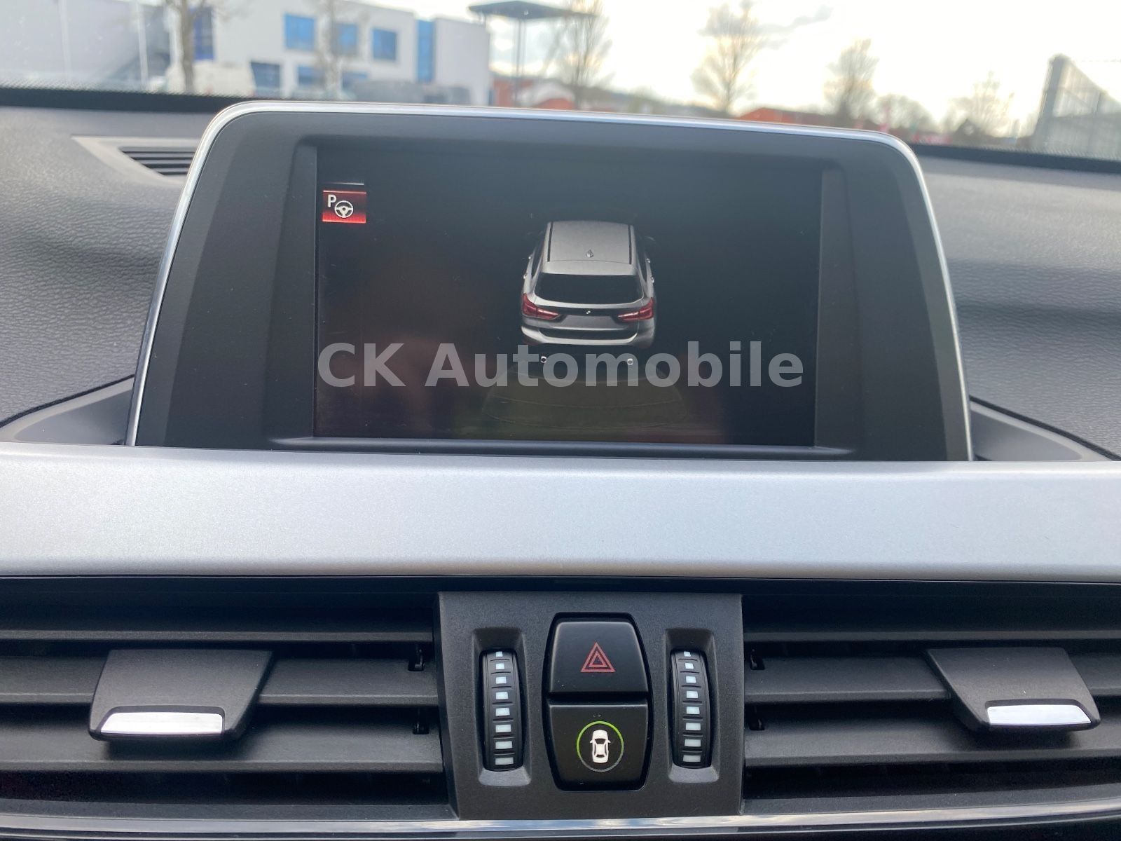 Fahrzeugabbildung BMW X1 xDrive 20d Advantage Autom./Navi/Pano/LED/PDC