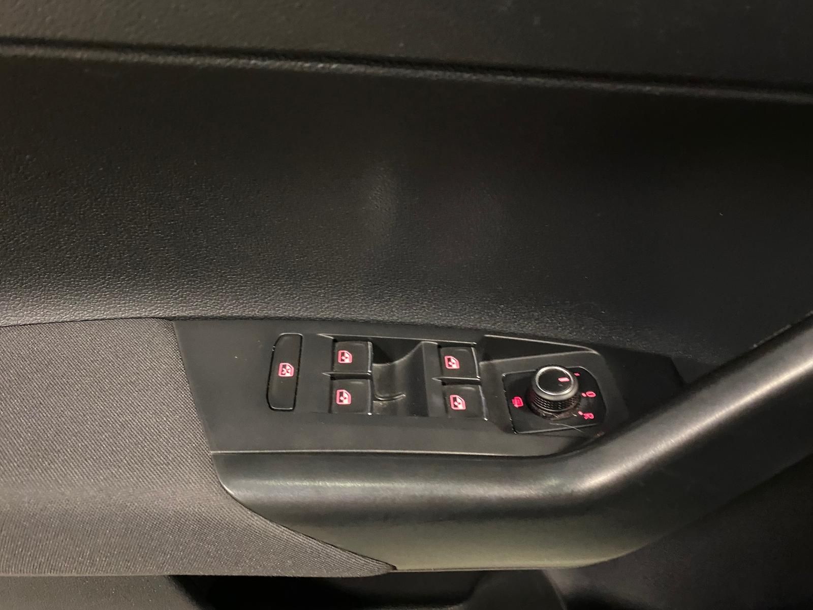 Fahrzeugabbildung Volkswagen Polo 1.0 TSI Comfortline PDC+SITZHEIZ+ALLWETTER+