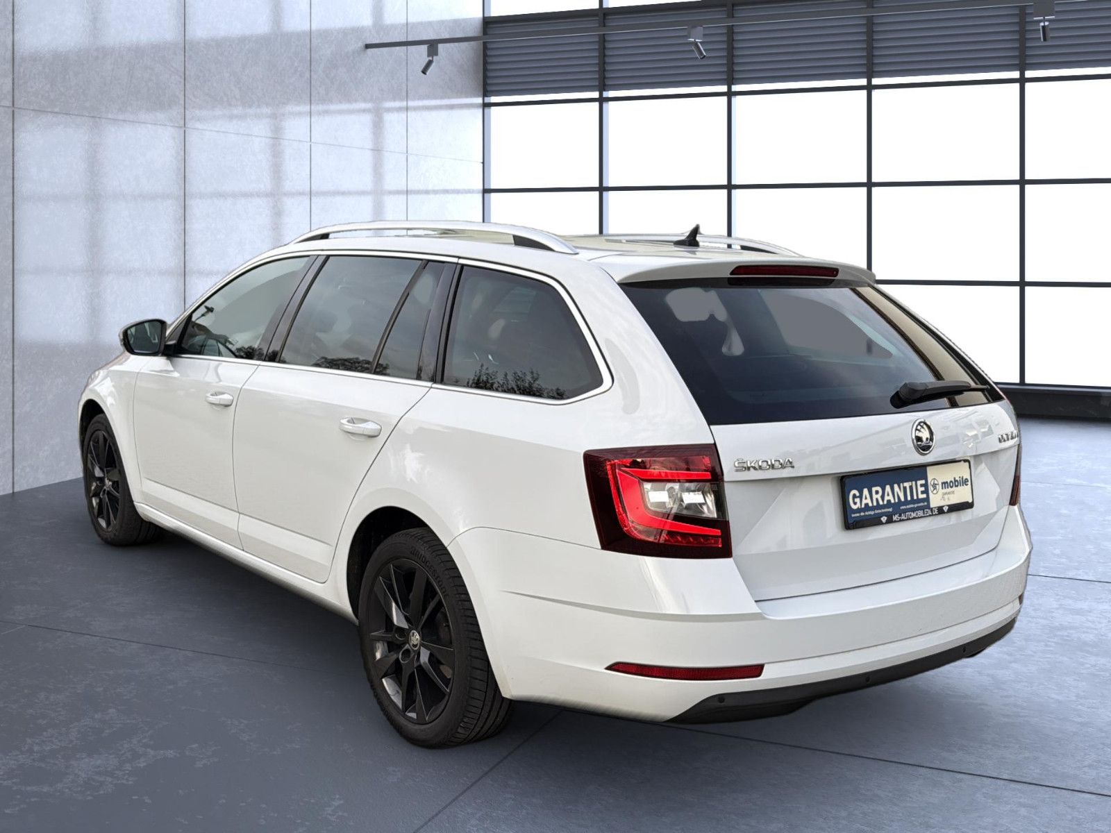 Fahrzeugabbildung SKODA Octavia Combi Style / AHK / unfallfrei / Top !!