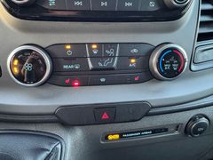 Fahrzeugabbildung Ford Transit Custom L2 Navi Sitzh Klima 2xTür AHK 1.H