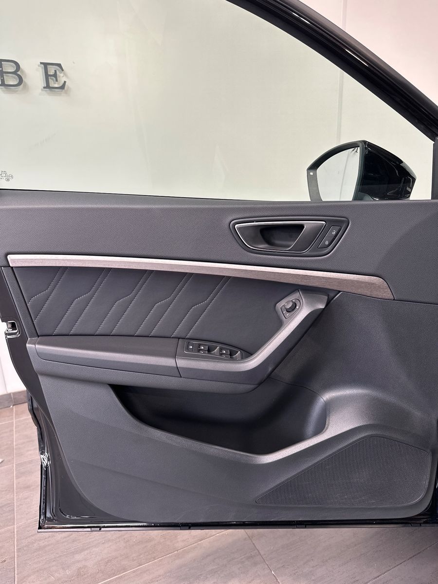 Fahrzeugabbildung SEAT Ateca 2.0 TDI DSG Xperience NAV+LED+KAM+18ZO+ACC