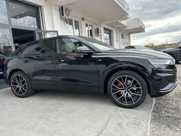 Audi Q8 - 8