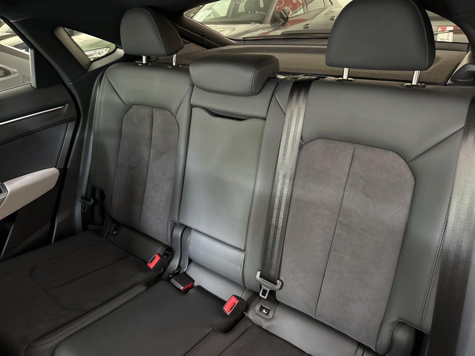 Audi Q3 Sportback 35 S LINE BLACKPAK PANO SONOS AHK foto 10