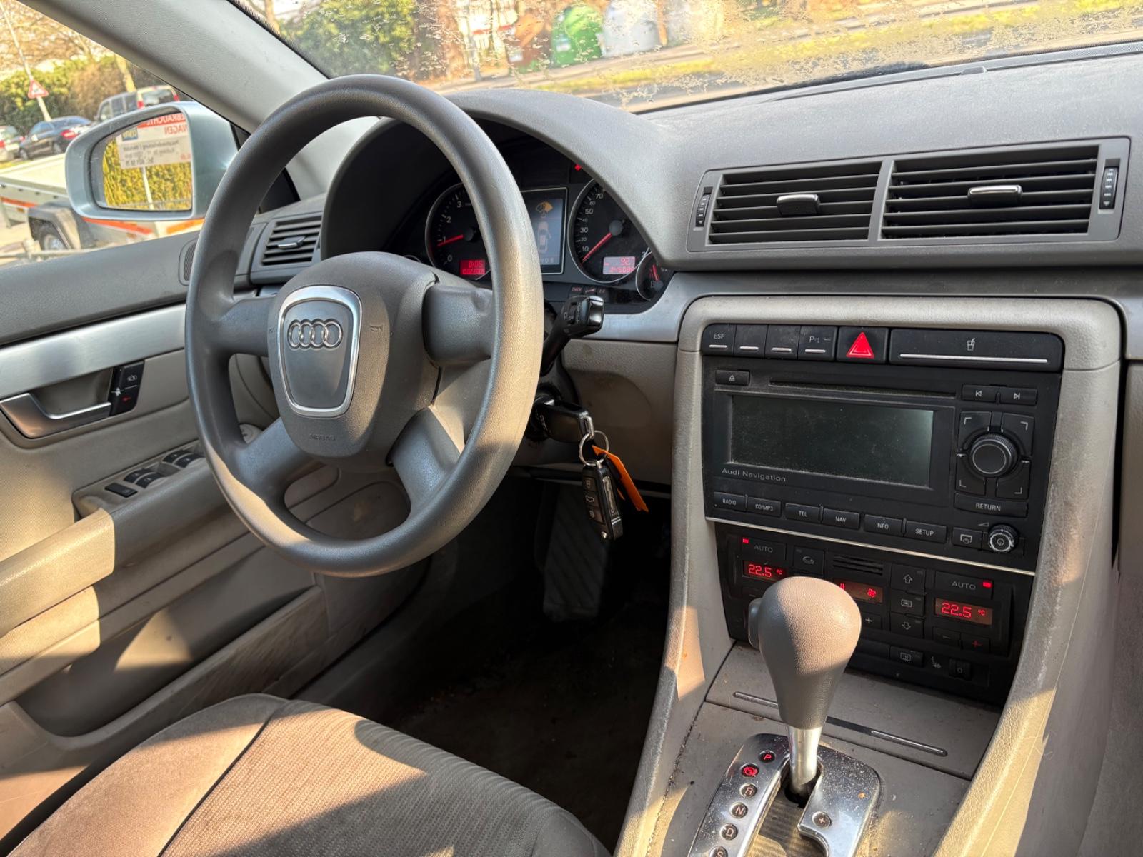 Audi A4 2006 — photo 9