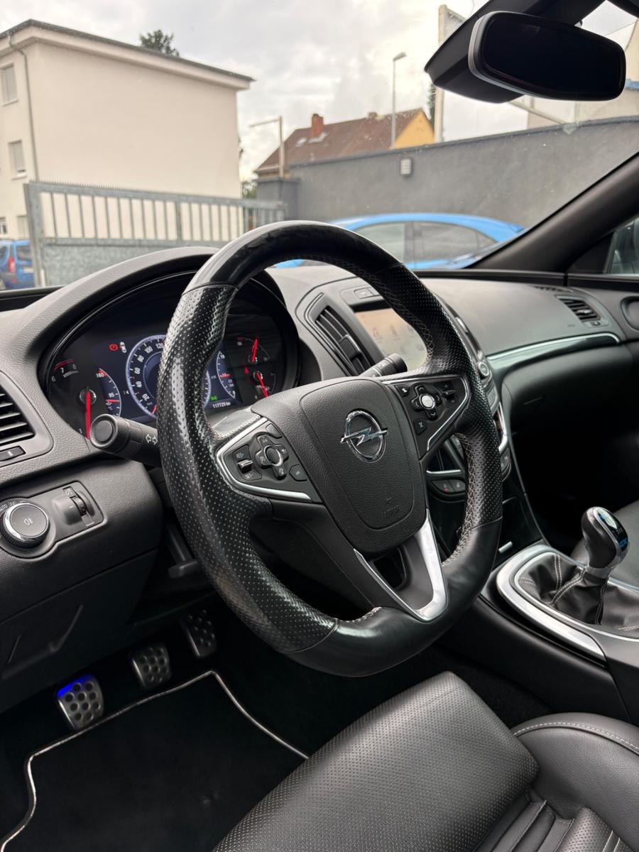 Opel Insignia OPC 4x4 UNLIMITED SPUR/TOT/NAVI/ACC/SZH