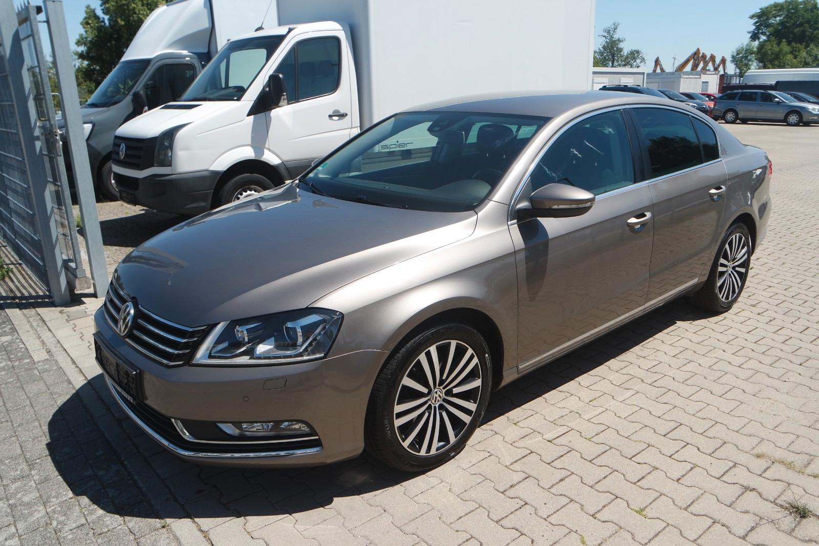 Volkswagen Passat Lim. Comfortline*KLIMA*NAVI*AHK*KAMERA*
