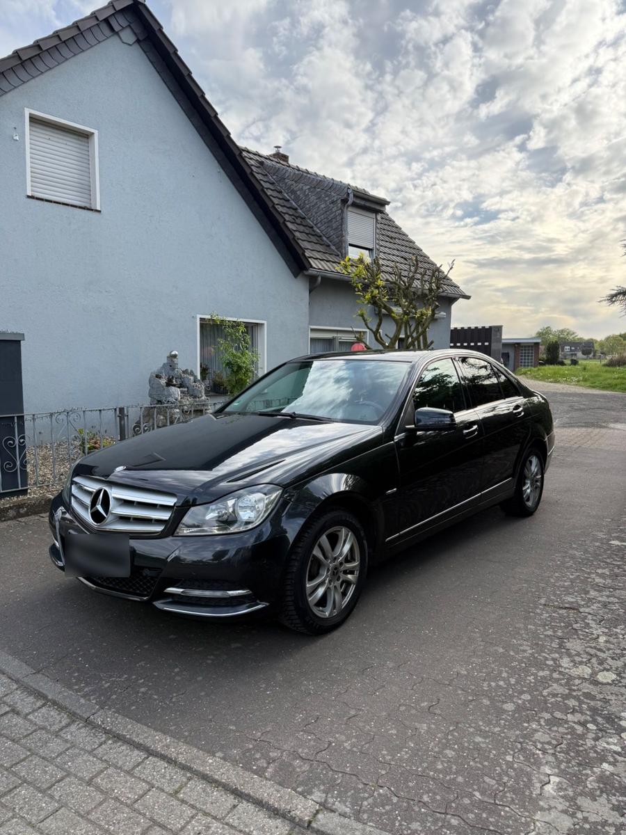 Mercedes-Benz C 180