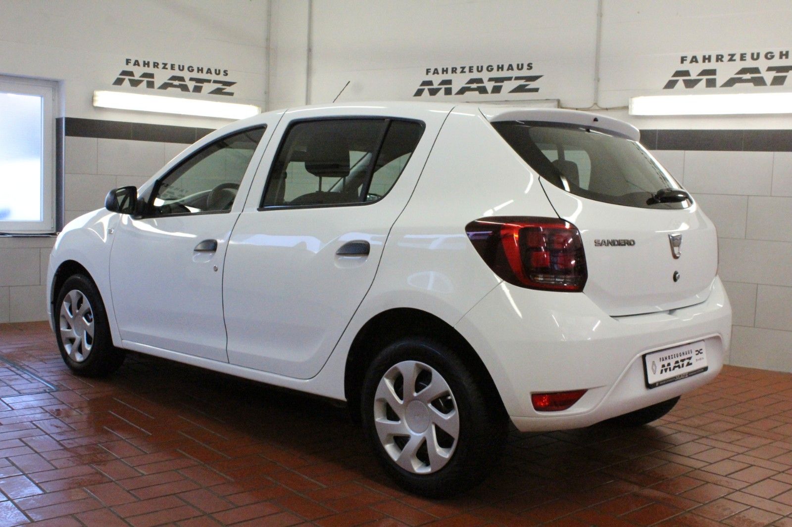 Fahrzeugabbildung Dacia Sandero TCE 100 Eco G*Klima*Radio/CD*LPG