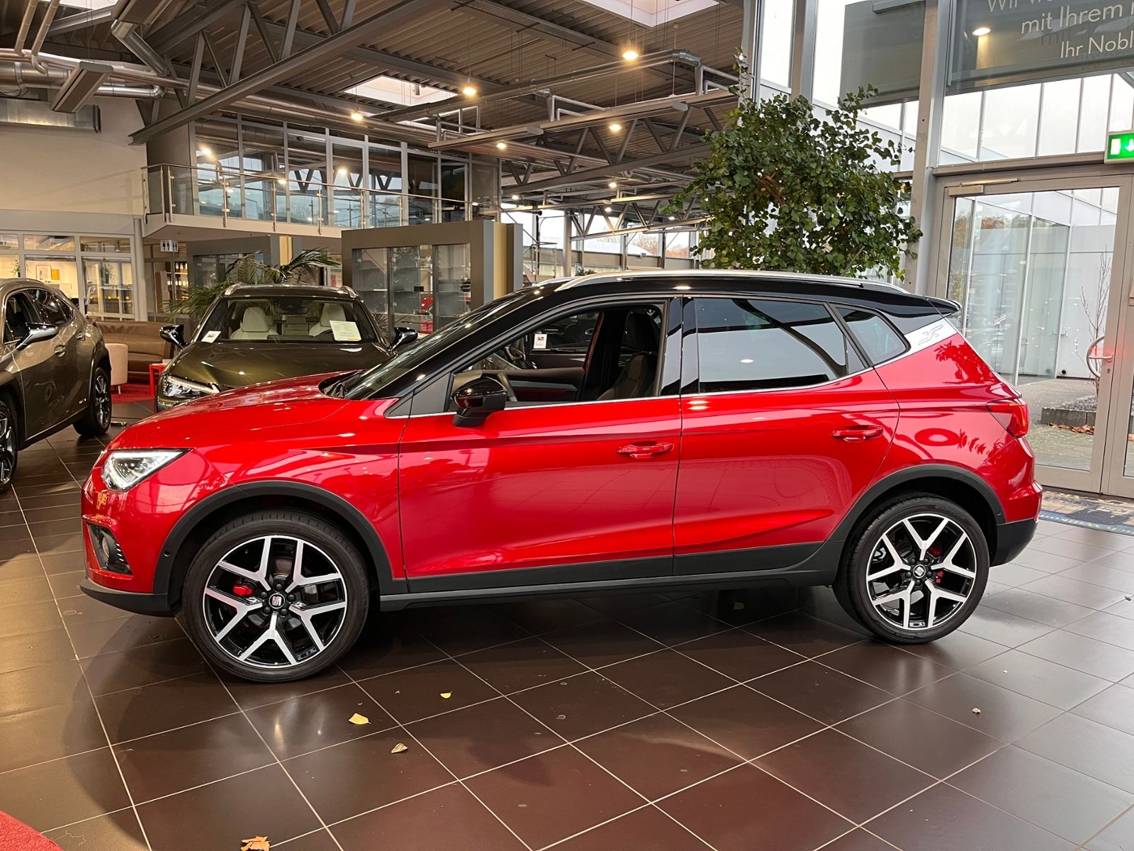 Fahrzeugabbildung SEAT Arona FR KLIMA LED NAVI ALU